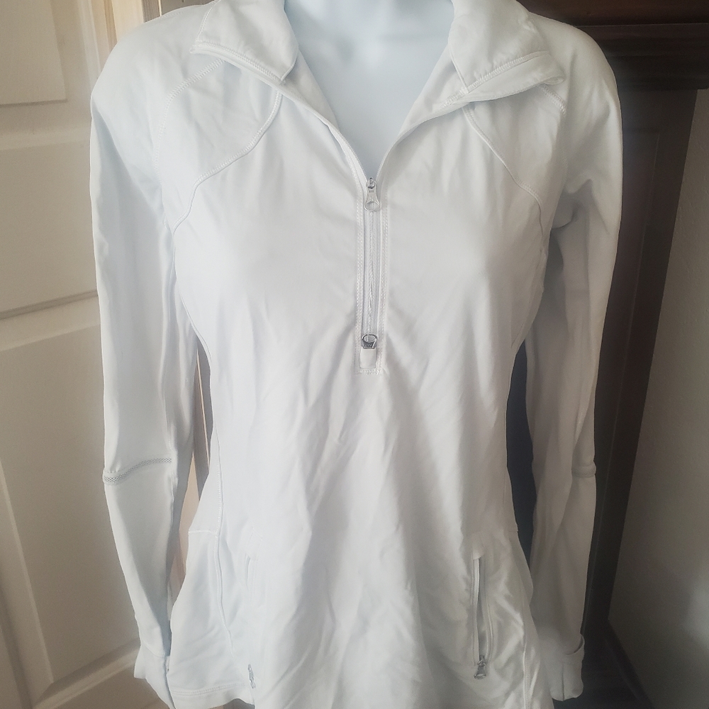 White size 8 sweater great condition lululemon